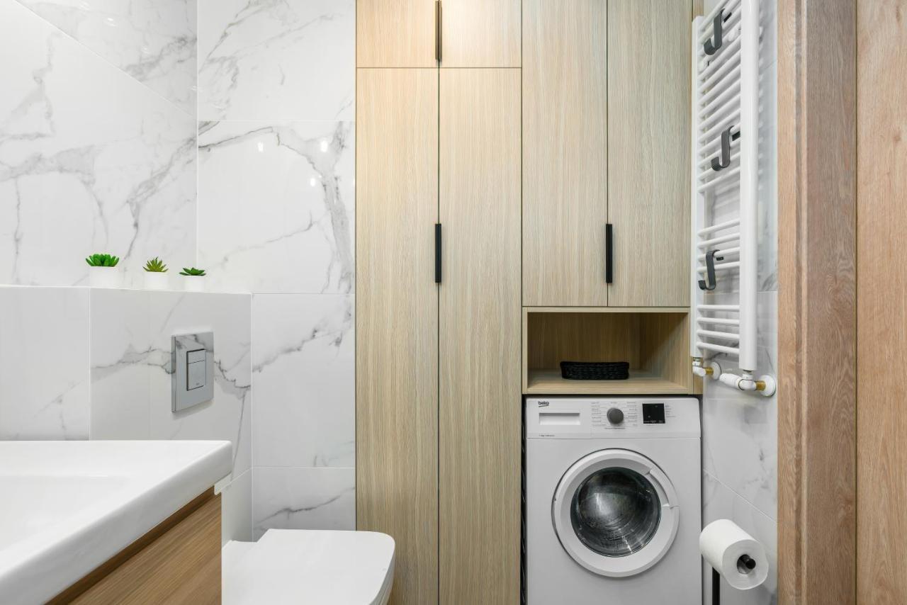 Premium Apartments Poznan Airport By Noclegi Renters ภายนอก รูปภาพ