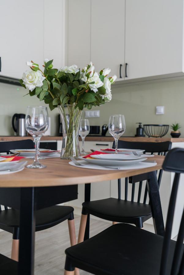 Premium Apartments Poznan Airport By Noclegi Renters ภายนอก รูปภาพ