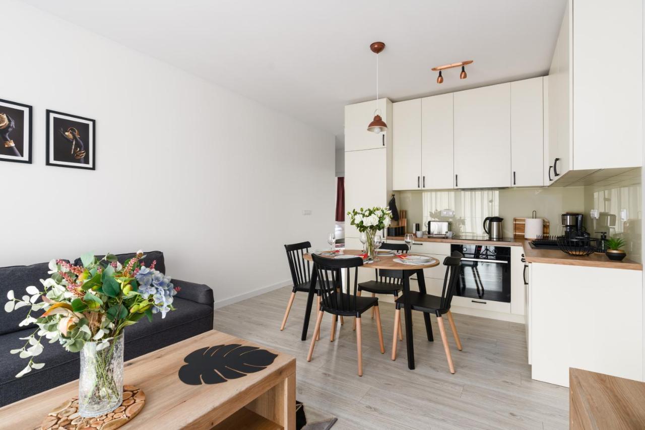 Premium Apartments Poznan Airport By Noclegi Renters ภายนอก รูปภาพ