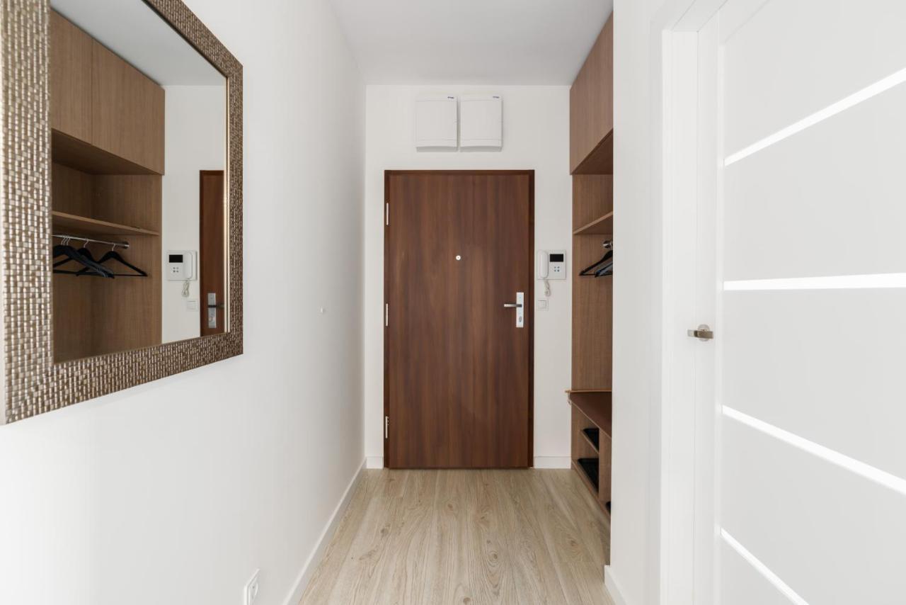 Premium Apartments Poznan Airport By Noclegi Renters ภายนอก รูปภาพ