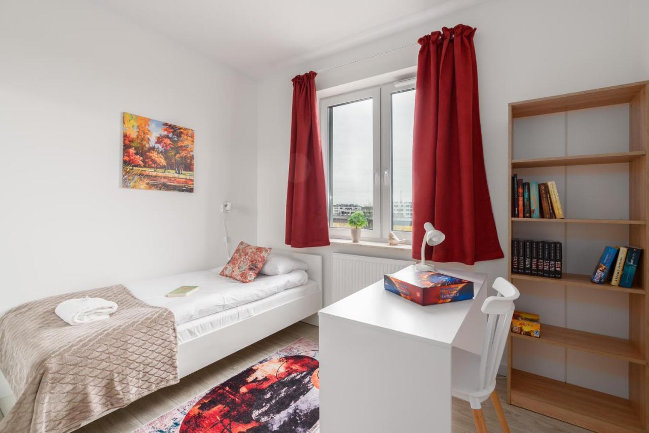 Premium Apartments Poznan Airport By Noclegi Renters ภายนอก รูปภาพ